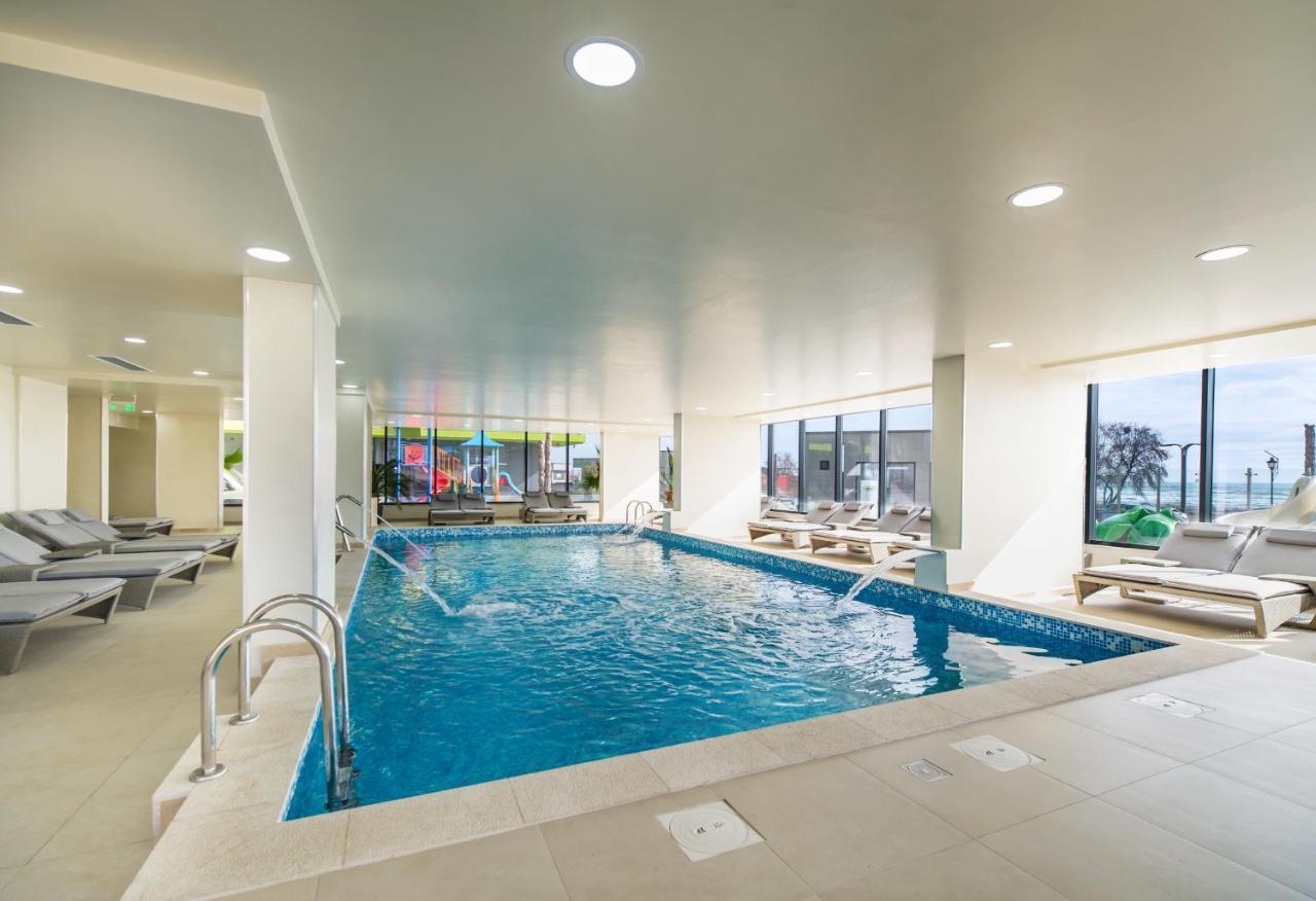 Black Sea Estate Apartment Spa N Pool Beach Resort Navodari Exterior photo